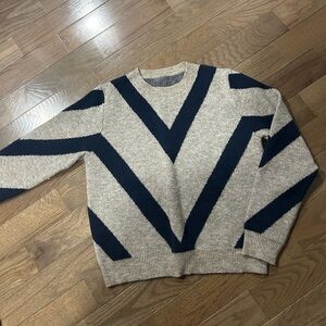 Women’s sweater size Medium no brand